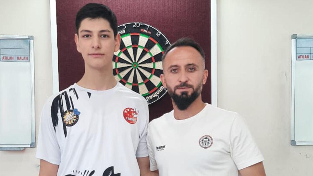 Enes Avrupa Gençler Dart Kupası’nda Türkiye’yi Temsil Edecek