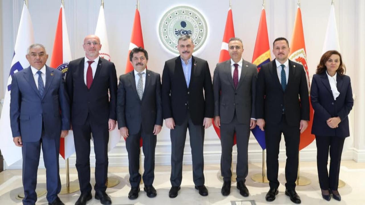 Karaman Heyetinden Bakan Çiftçi’ye Hayırlı Olsun Ziyareti