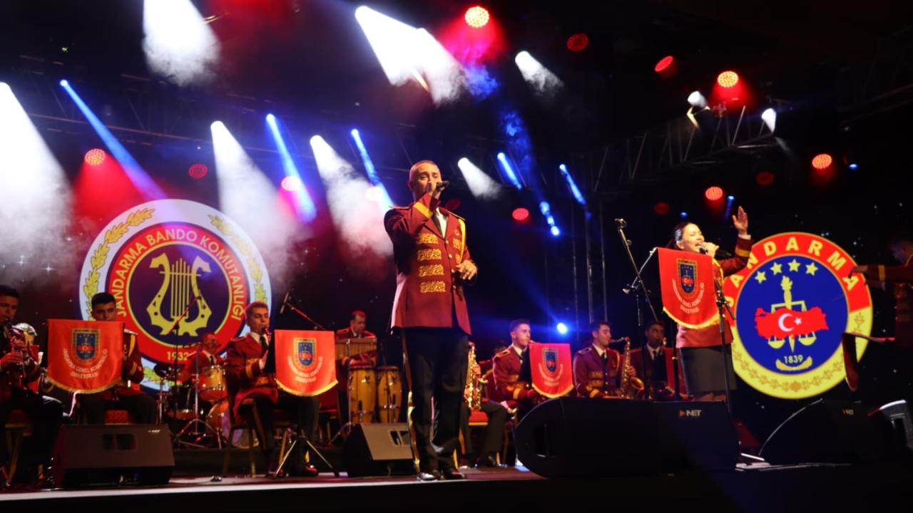 Karaman'da Jandarma Bandosu Konseri Düzenleniyor