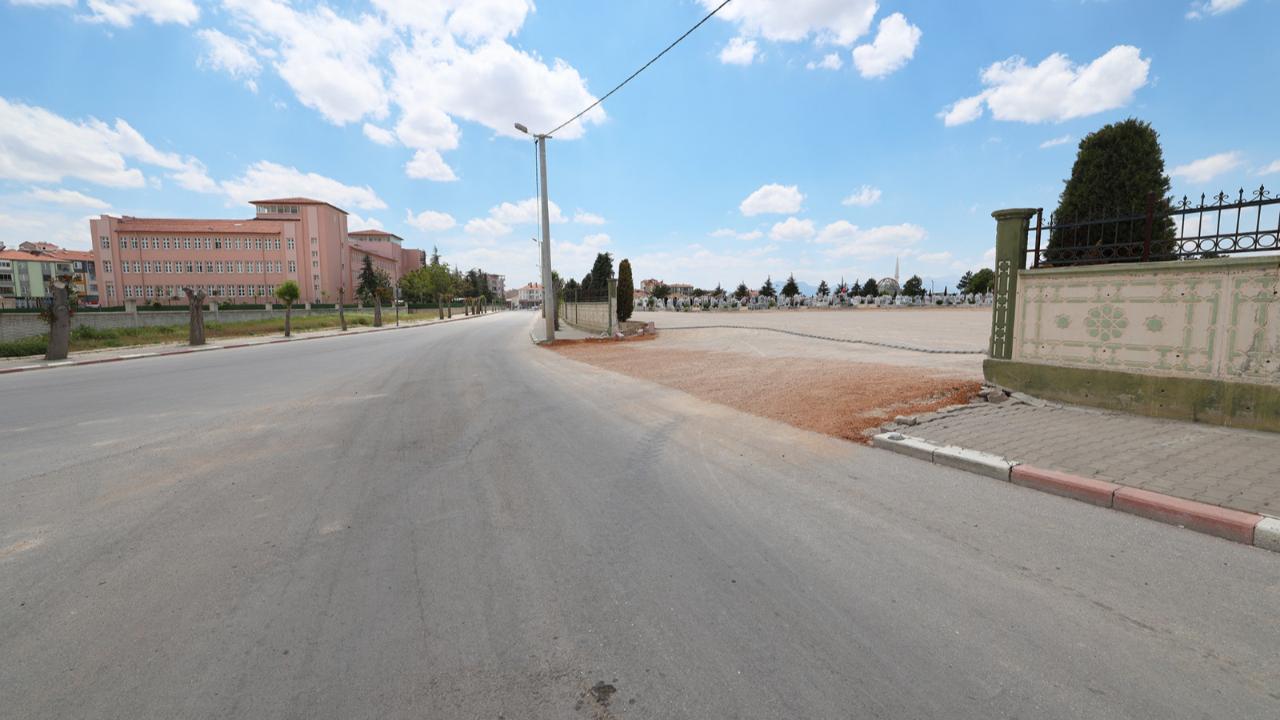 Şehir Mezarlığına Araçlar İçin Yeni Giriş Kapısı Açıldı