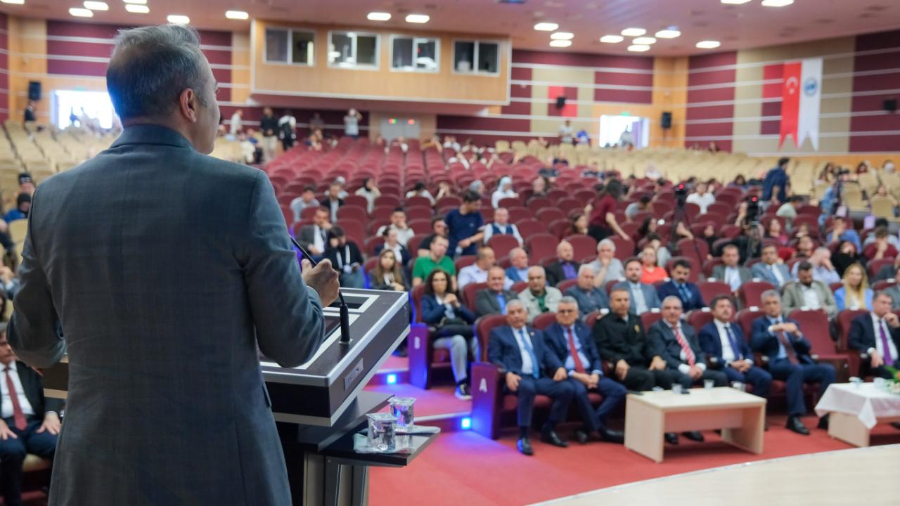 Vali Çiçek, “Dijital Çağda Türkçe Bilgi Şöleni” Açılışına Katıldı