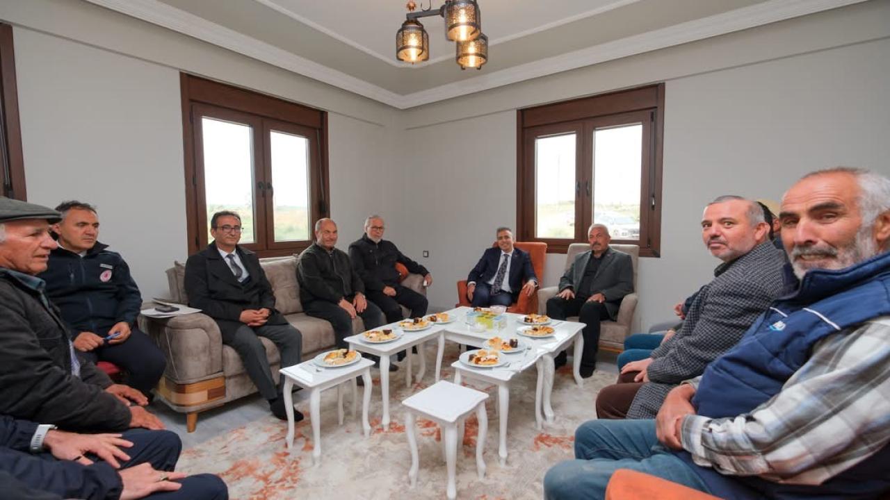 Vali Çiçek Köy Köy Gezdi: Talepler Yerinde Dinlendi