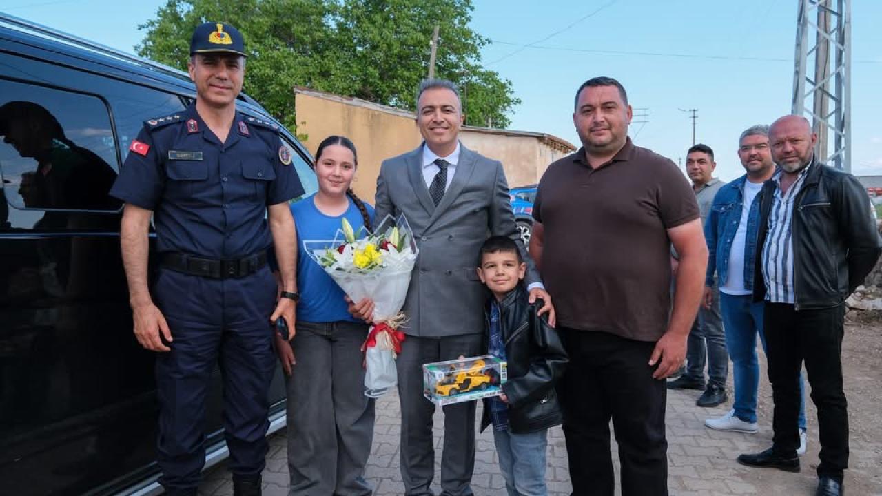 Vali Çiçek Köy Ziyaretlerini Sürdürüyor: Vatandaşların Talepleri Yerinde Dinlendi