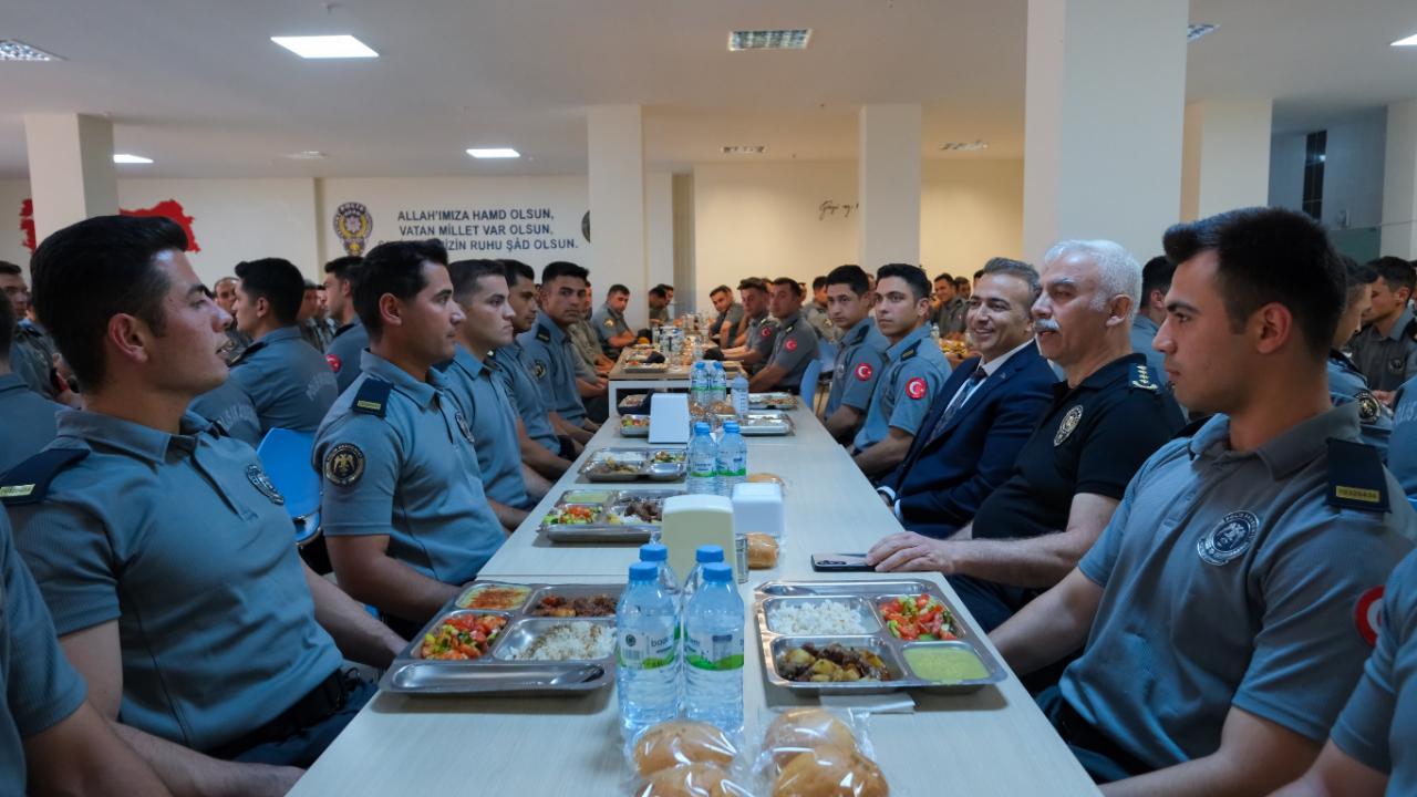 Vali Çiçek POMEM’de Polis Adaylarıyla Buluştu