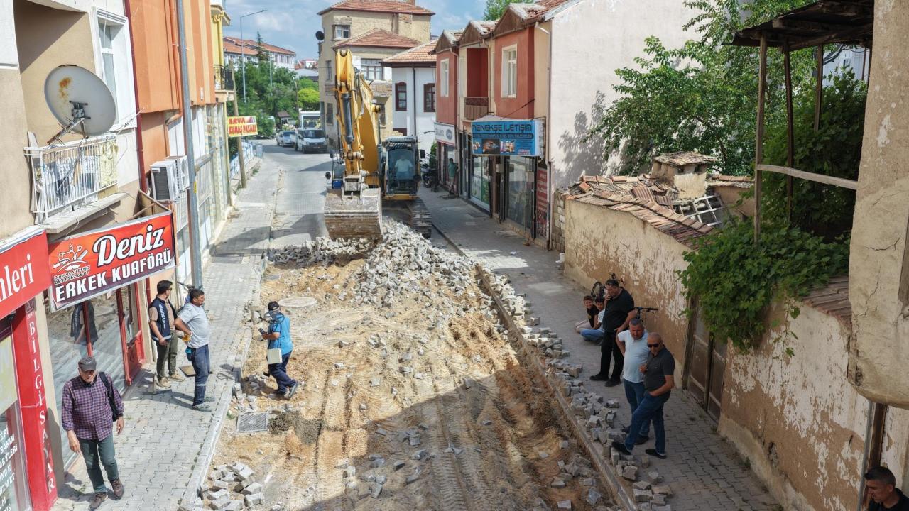 Ahmet Hilmi Birand Caddesi Yenileniyor