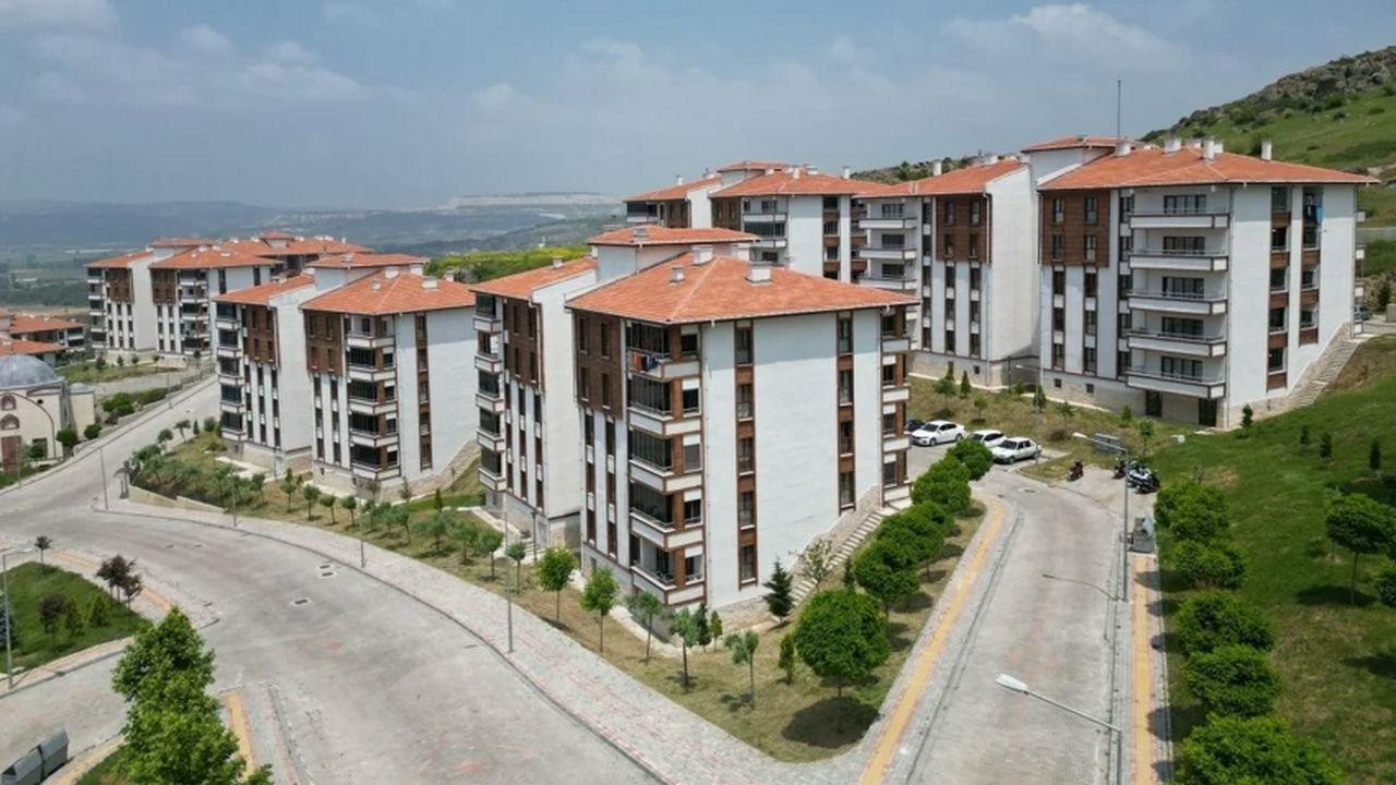 Emeklilere Faizsiz TOKİ müjdesi! Evi olmayan emekliye sıfır faizli TOKİ desteği