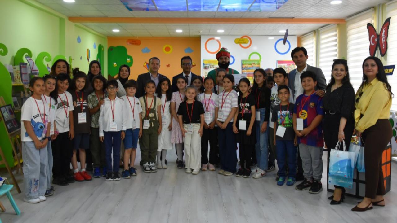 Harezmi Eğitim Modeli Bilim Şenliği Sergisi Piri Reis İlkokulu'nda Açıldı