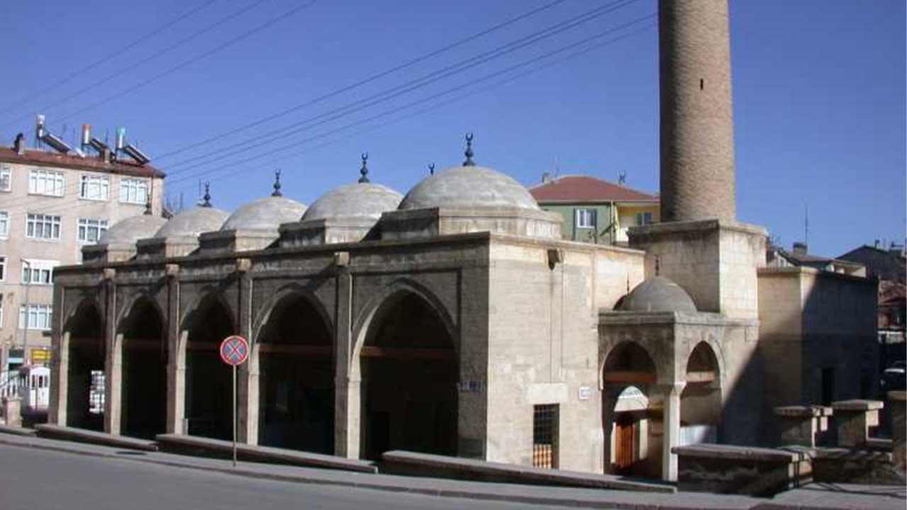 Karaman İl Müftülüğü'nden Ailece Sabah Namazı Buluşması Daveti