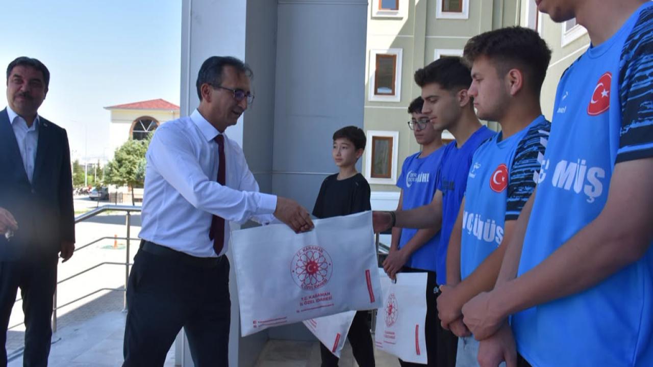 Karaman'ı Türkiye Finallerine Taşıyan Futsal Takımına Ziyaret