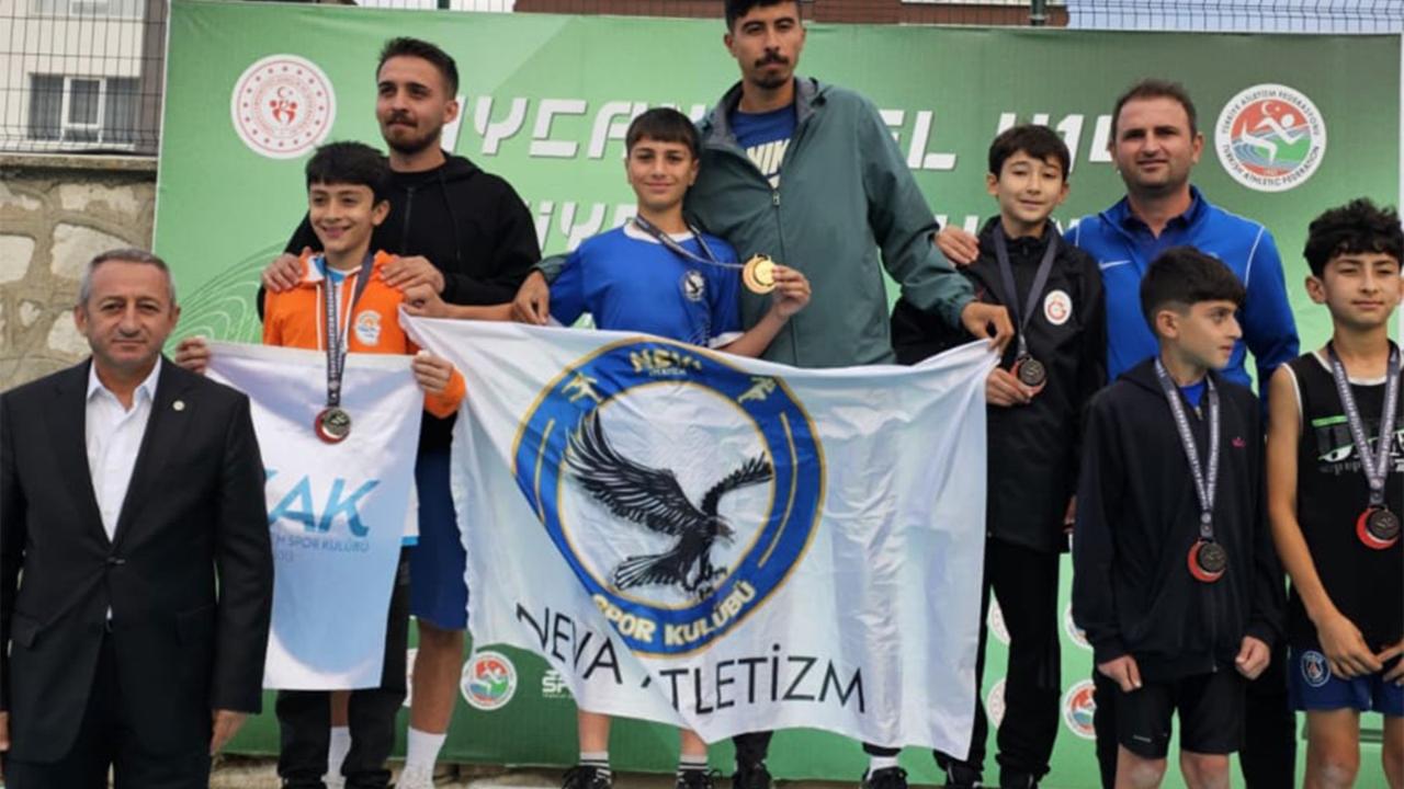 Karamanlı Atlet Harun Raşit Er, Türkiye Üçüncüsü oldu