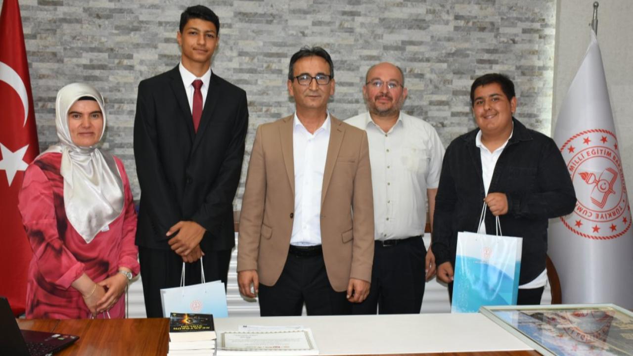 Karamanlı Öğrencilerden Yapay Zekâ Başarısı: Türkiye Dereceleri Karaman'a Geldi