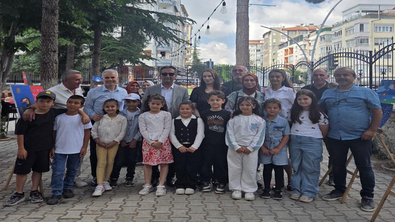 Minik Fırçaların Büyük Dünyası Tuvale Taştı