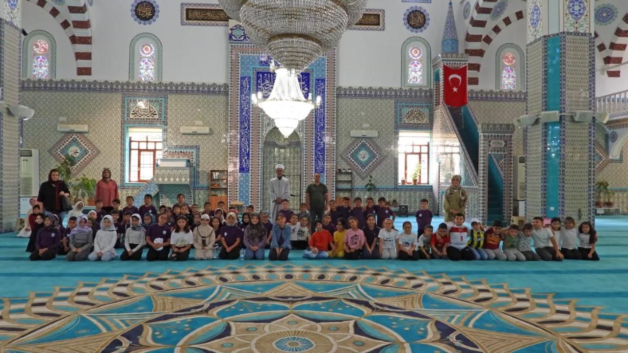 Öğrenciler Cami Kültürünü Yerinde Öğrendi