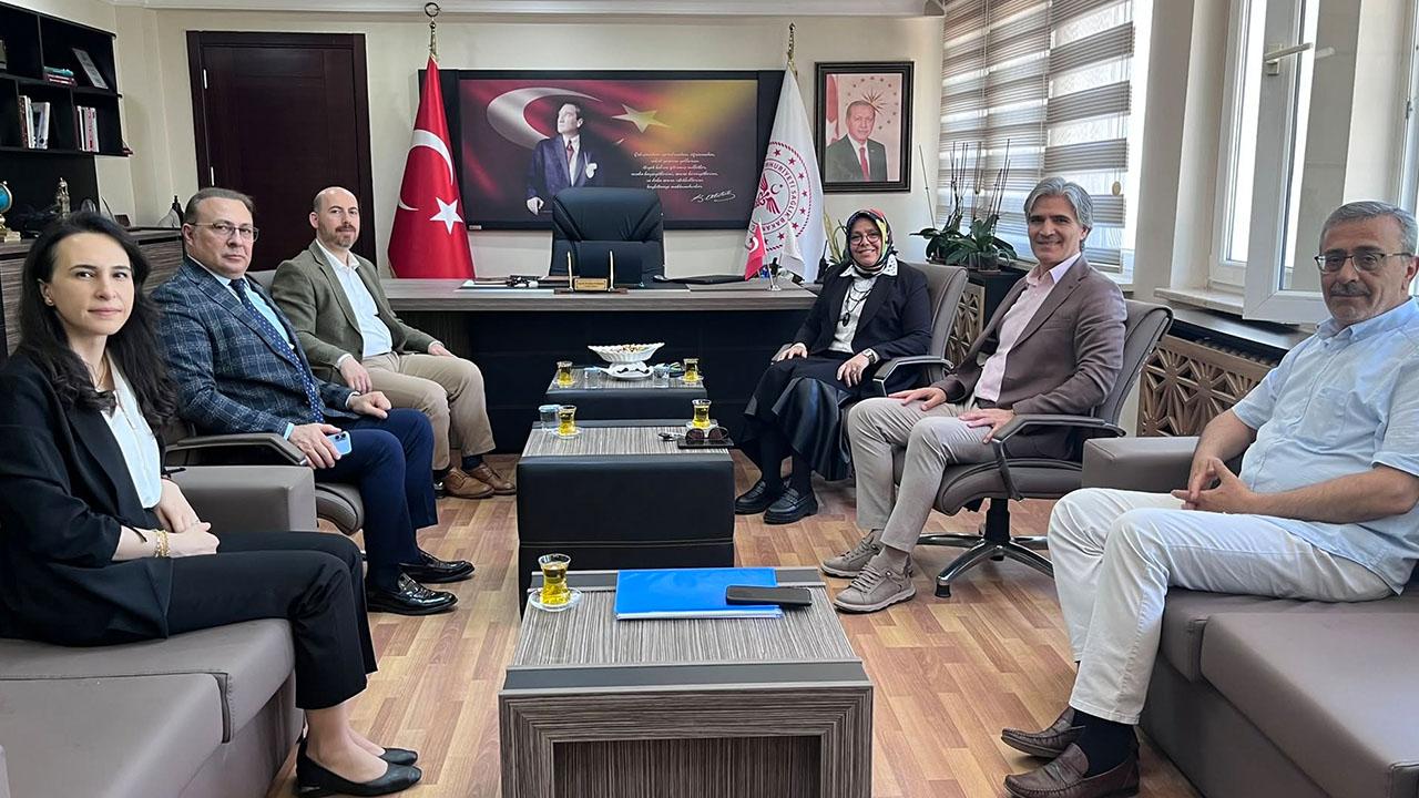 Üniversite İle Sağlık Birimleri Arasındaki İş Birliği Güçlendirilecek
