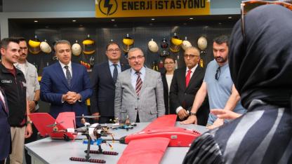 Vali Çiçek, KMÜ Milli Teknoloji Atölyesi'ni Ziyaret Etti