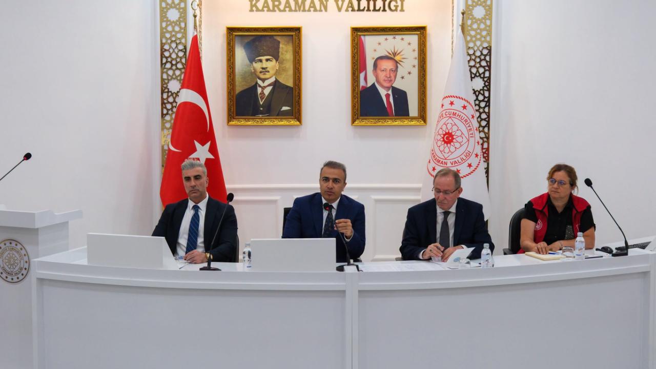 Vali Hayrettin Çiçek, Merkez Mahalle Muhtarlarıyla Bir Araya Geldi