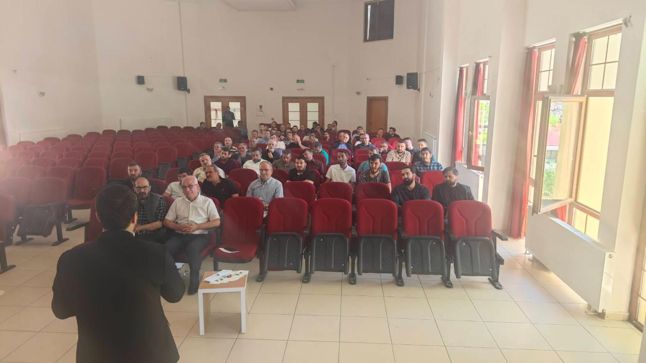 Yaz Kur’an Kursu Semineri Düzenlendi
