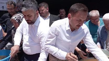 Karaman'da MHP Teşkilatından Vatandaşlara Aşure İkramı