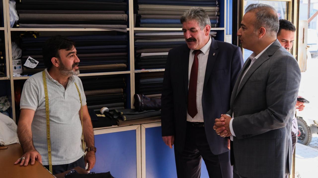 Vali Çiçek, Güne Esnaf Ziyaretiyle Başladı